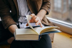 7 Best Books for Real Estate Agents to Read