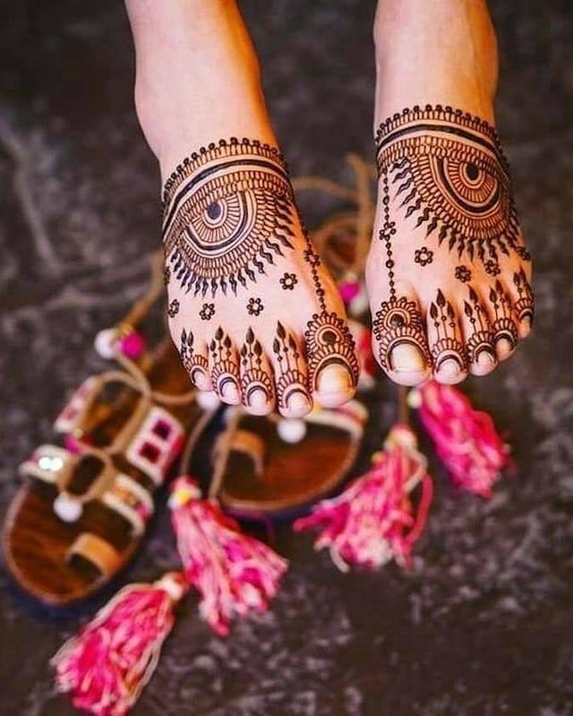 Easiest Mehndi Design For Foot
