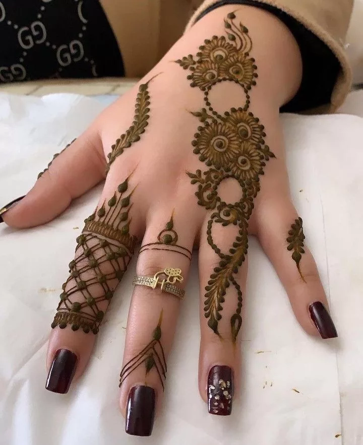 Beautiful Bridal Finger Mehndi Designs