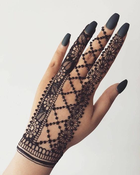 Curvy Finger Mehndi Designs