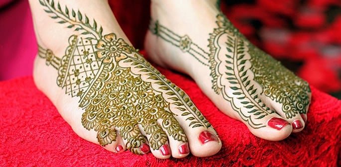 Mandala Mehendi Featuring Beautiful Beads and Mesh Designs!