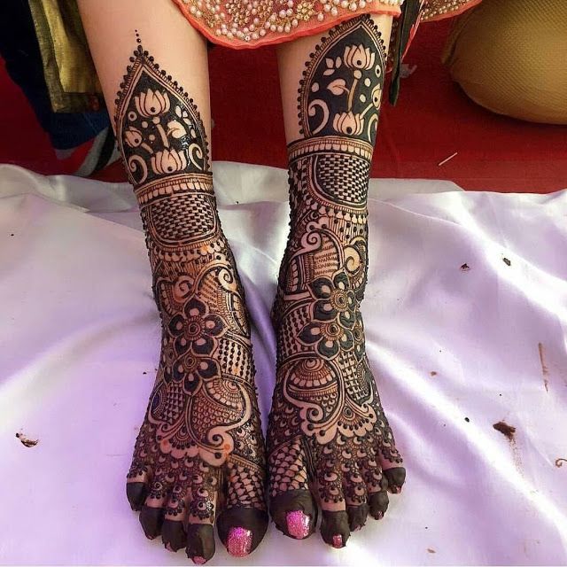 Pretty Leg Mehndi Style for Your Nuptial Blush!