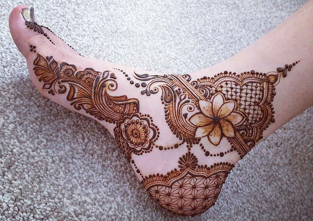New Ankle Leg Mehndi Style People Who Love To Keep It Simple and Beautiful!