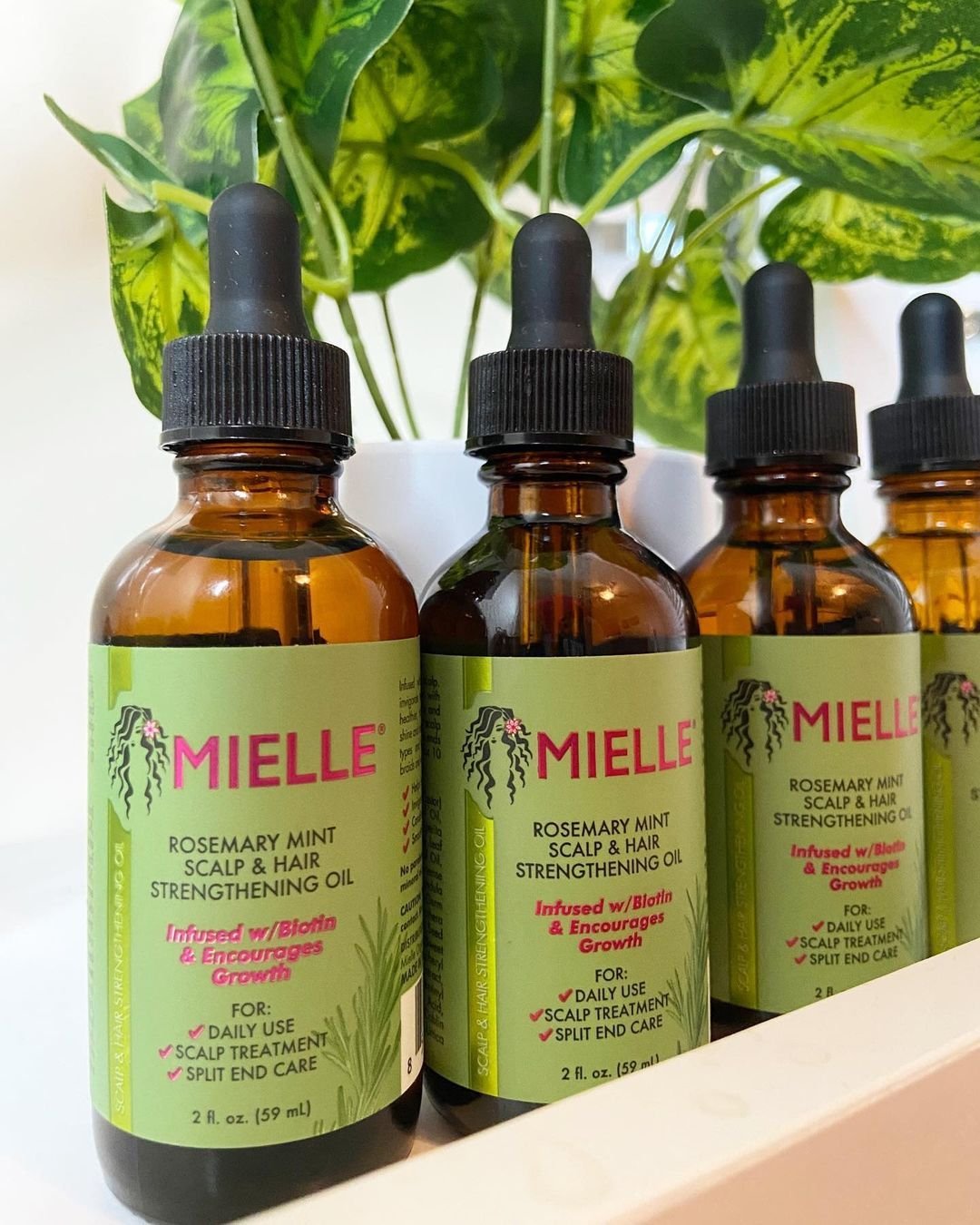 Mielle Rosemary Mint Scalp & Hair Strengthening Oil