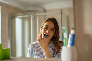Do You Wet Your Toothpaste Before Brushing