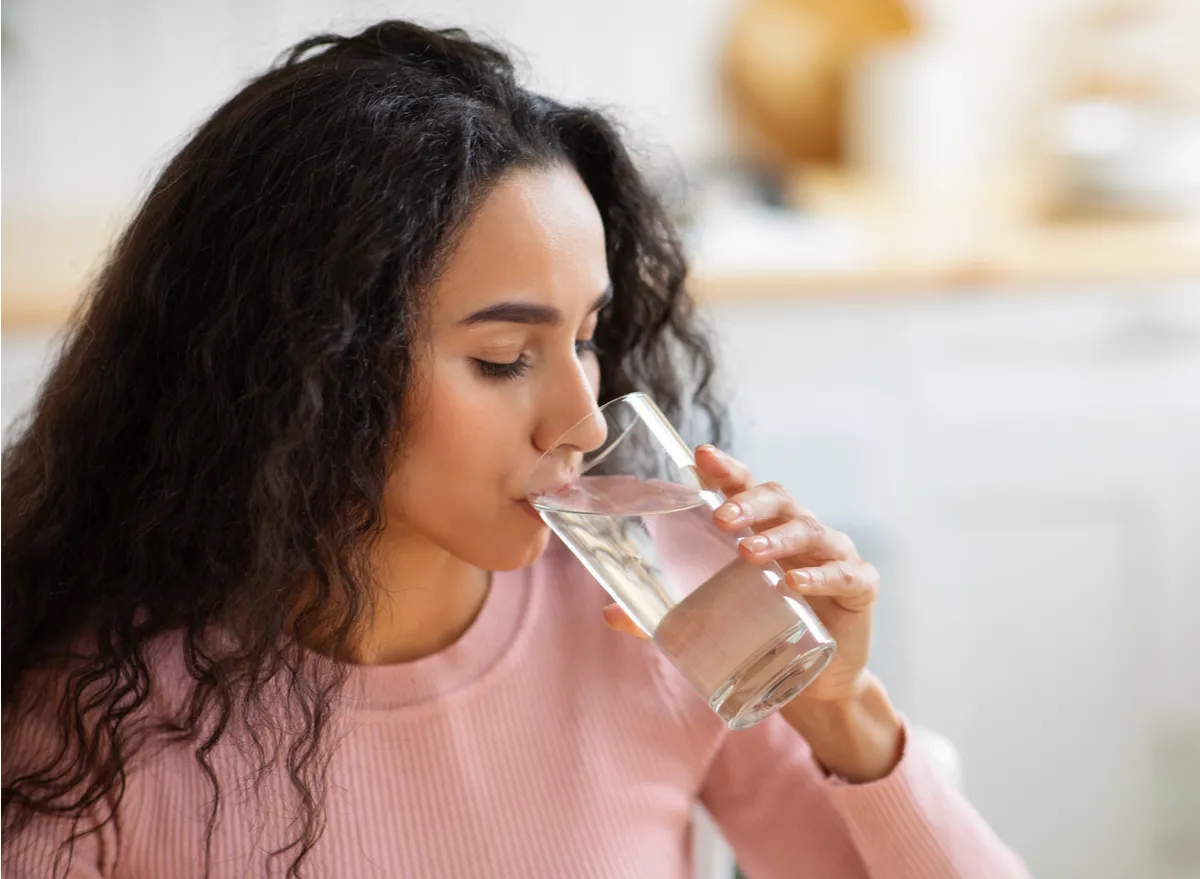 Is Seltzer Water Healthy To Drink?  Splashers
